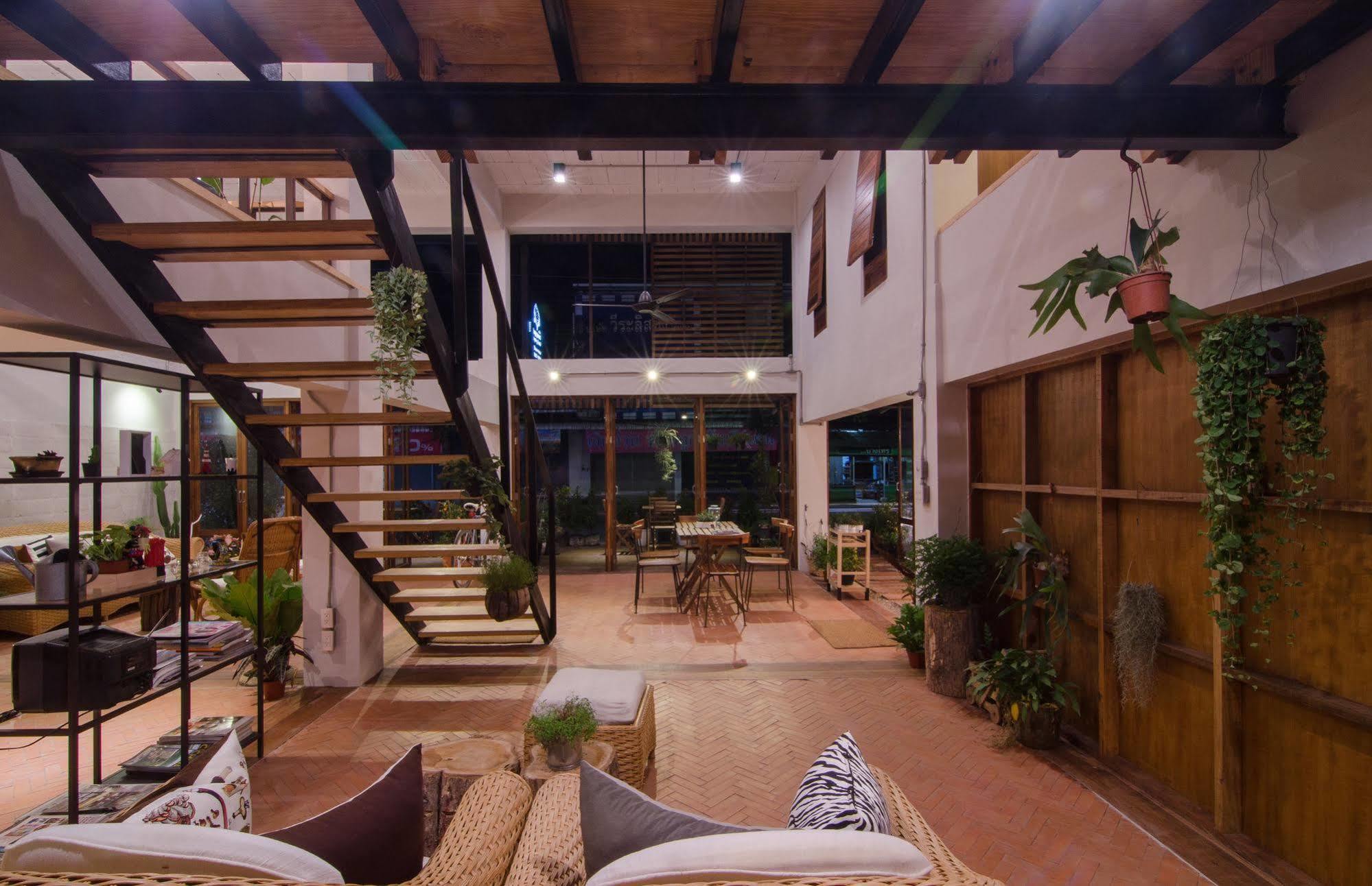 Happynest Hostel Chiang Rai Exterior photo